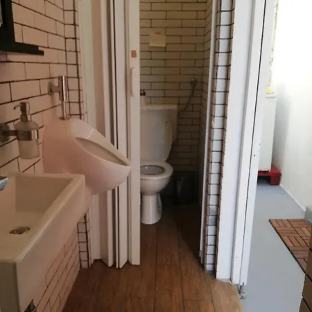 Хостел Hvar Centre Dorms