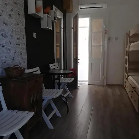 Hvar Centre Dorms 흐바르