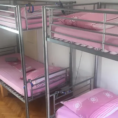 Hvar Centre Dorms フヴァル