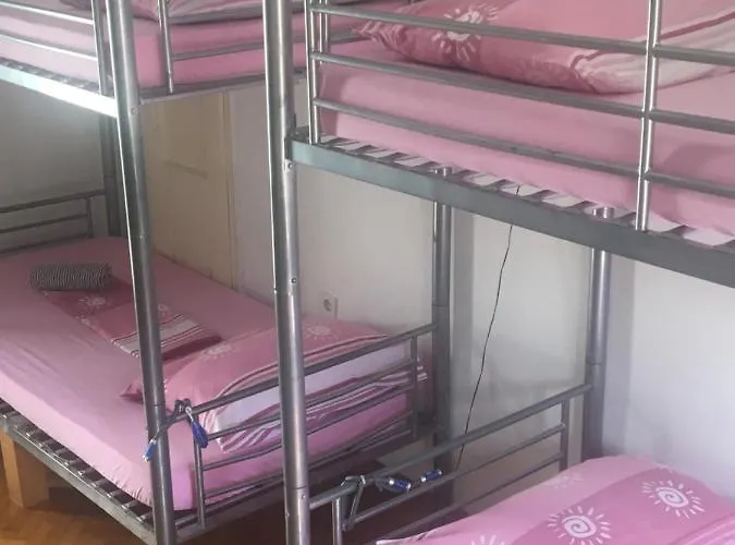 Hvar Centre Dorms フヴァル